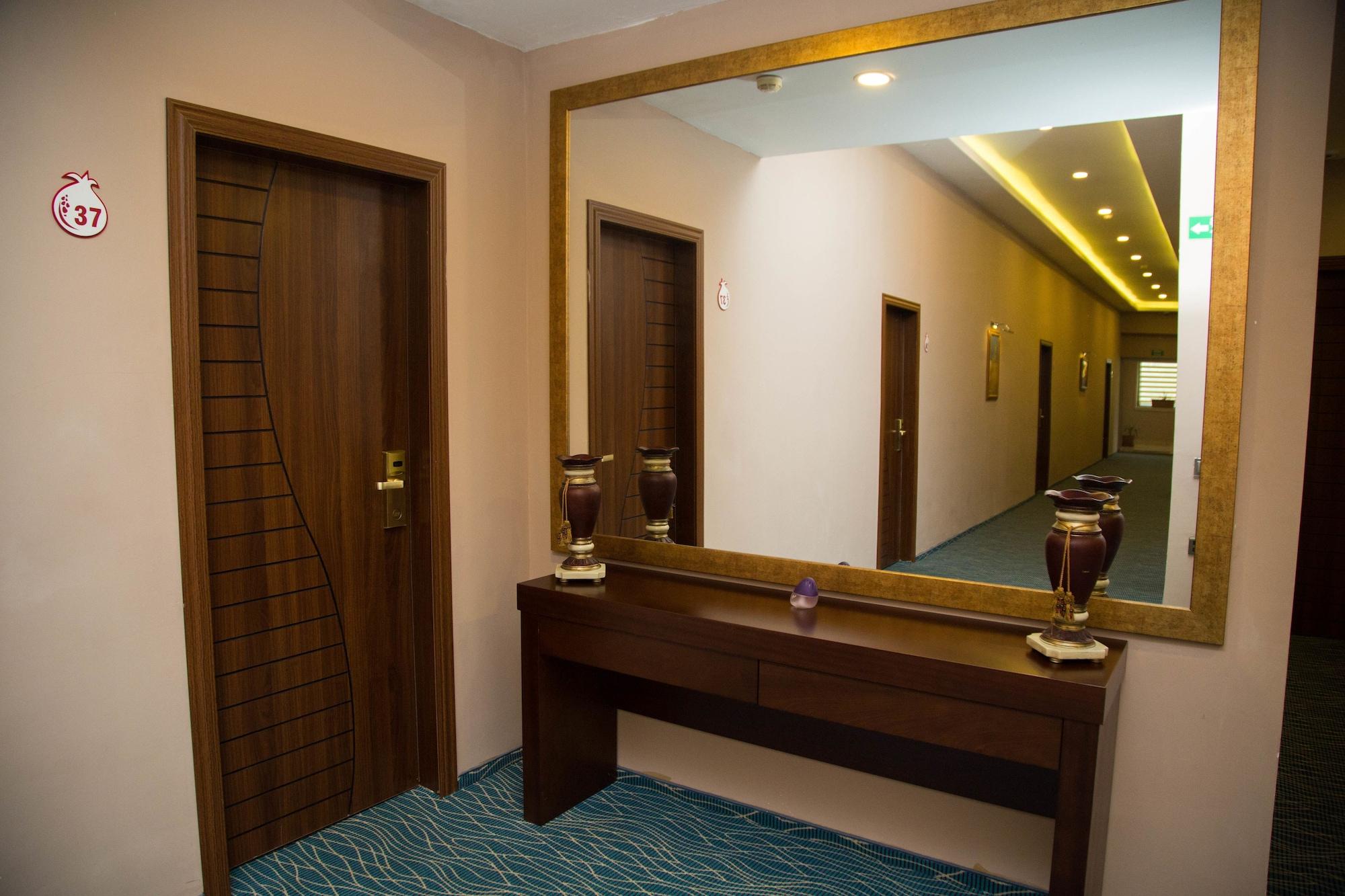 Ruma Port Hotel Baku Exteriör bild